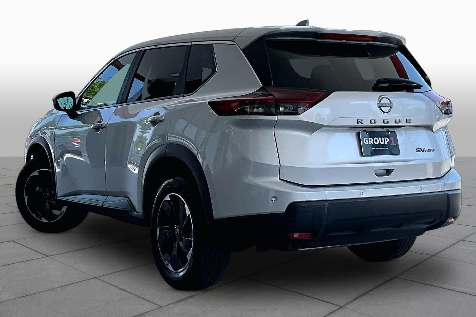 Used 2024 Brilliant Silver Metallic Nissan SV image 12