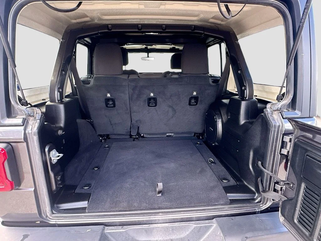 Used 2019 Gray Jeep Unlimited Rubicon image 31