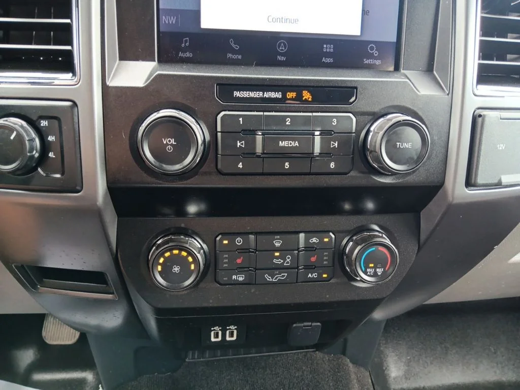 Used 2020 Stone Gray Metallic Ford XLT image 24
