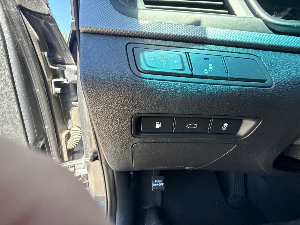 Used 2019 Gray Hyundai SEL image 24