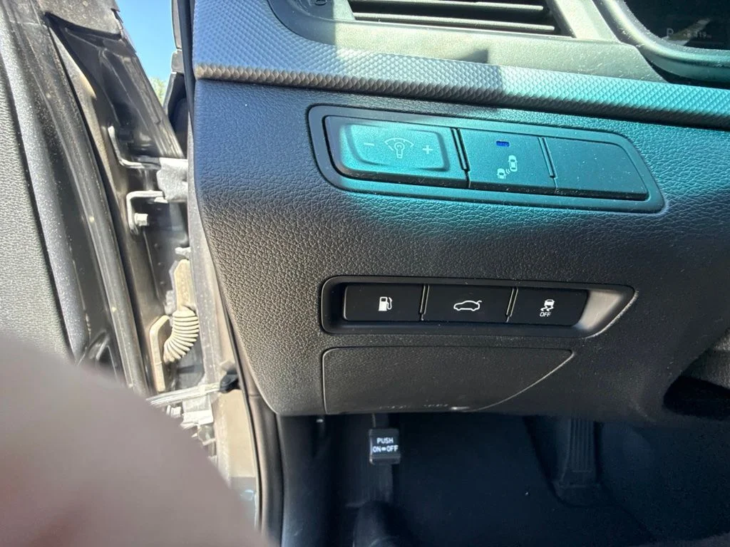 Used 2019 Gray Hyundai SEL image 24