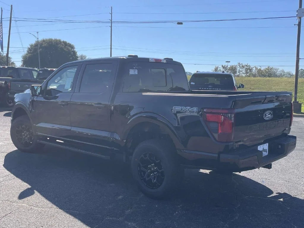New 2026 Black Ford XLT image 5