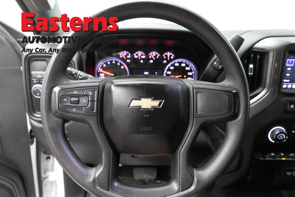 Used 2023 White Chevrolet Custom image 10