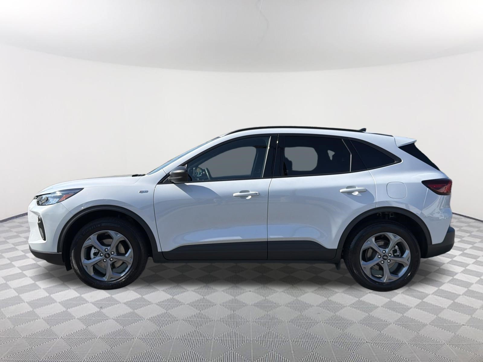 Used 2025 Silver Metallic Ford ST-Line image 13