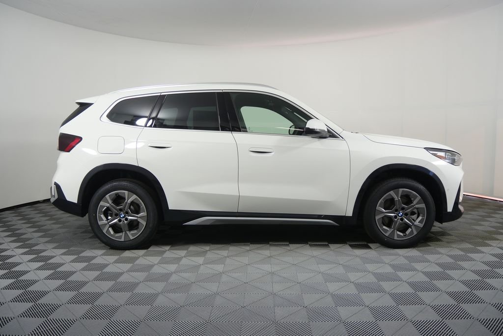 Used 2026 Alpine White BMW xDrive28i image 2