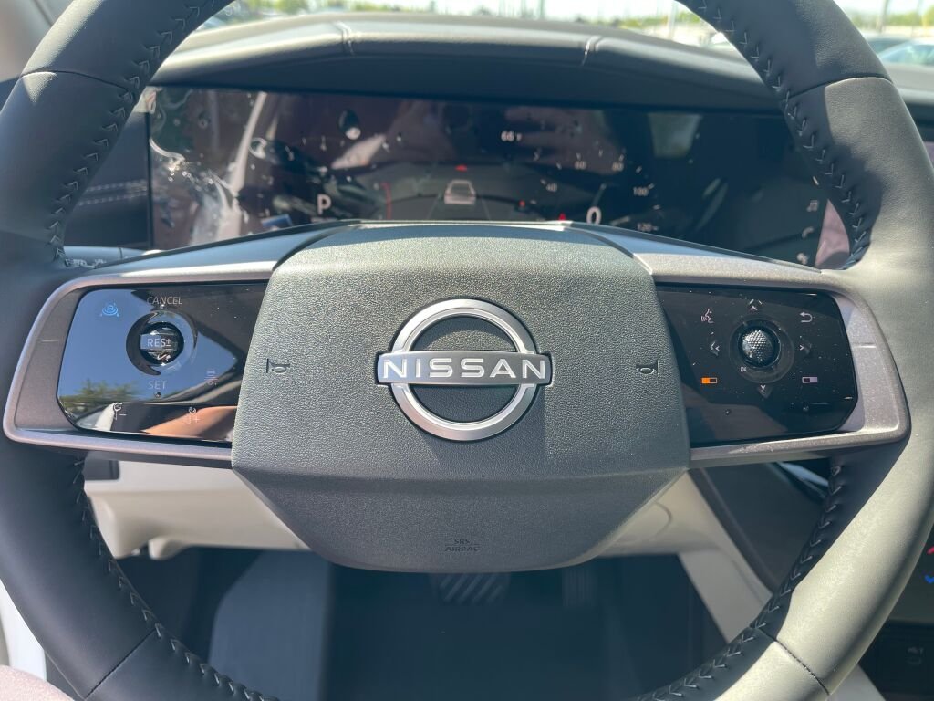 New 2026 Everest White Pearl Tricoat Nissan SL image 16