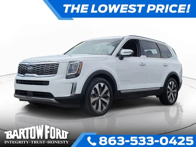 Used 2021 White Kia S image 1
