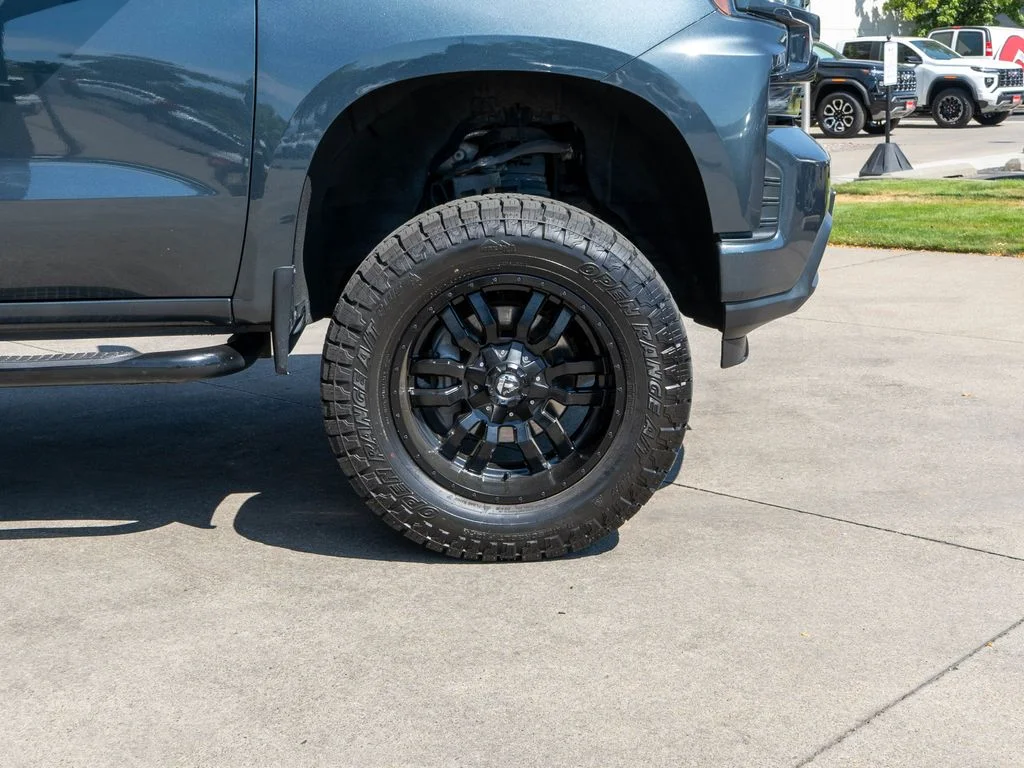 Used 2019 Gray Chevrolet RST image 36