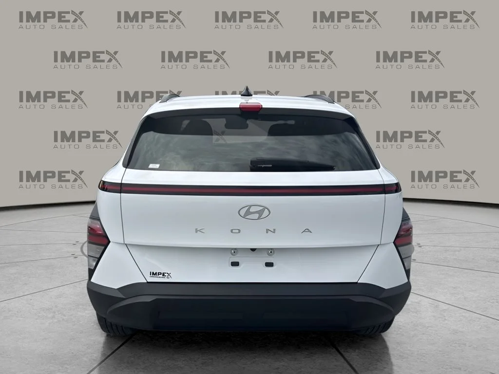 Used 2024 White Hyundai SEL image 4