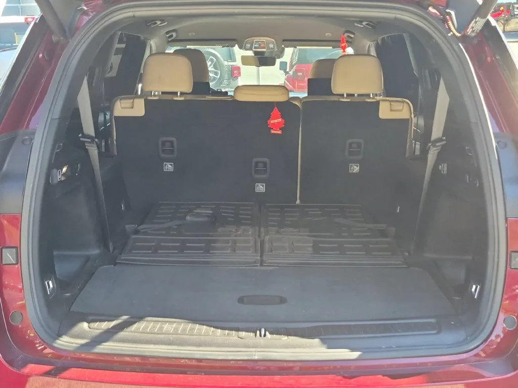 Used 2023 Red Jeep Limited image 6