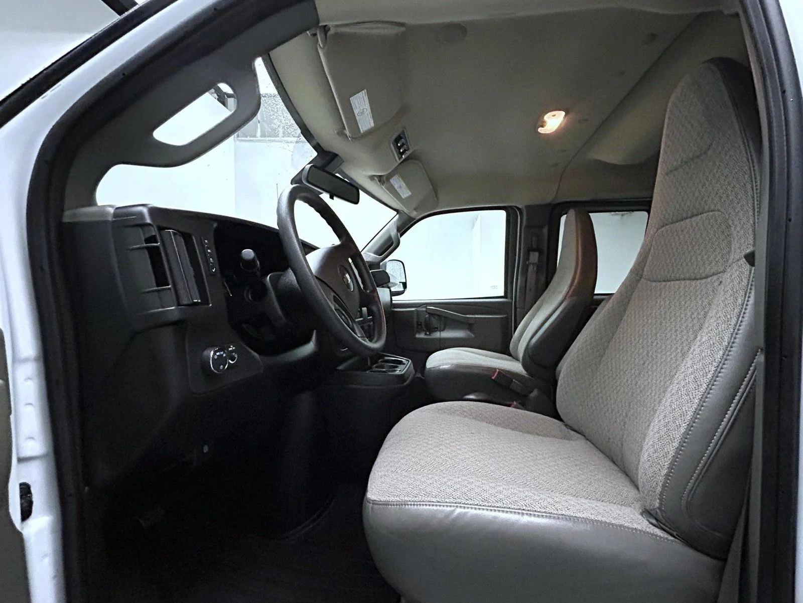 Used 2025 White Chevrolet LT image 10