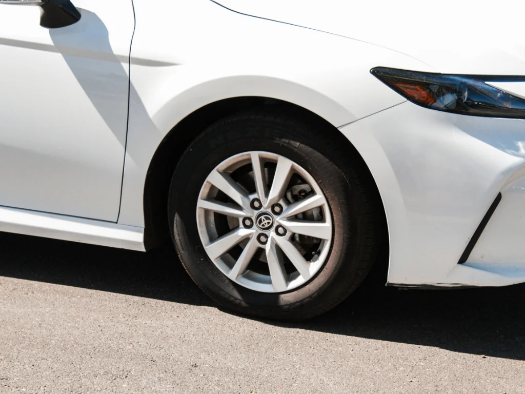 Used 2025 Wind Chill Pearl Toyota XSE image 4