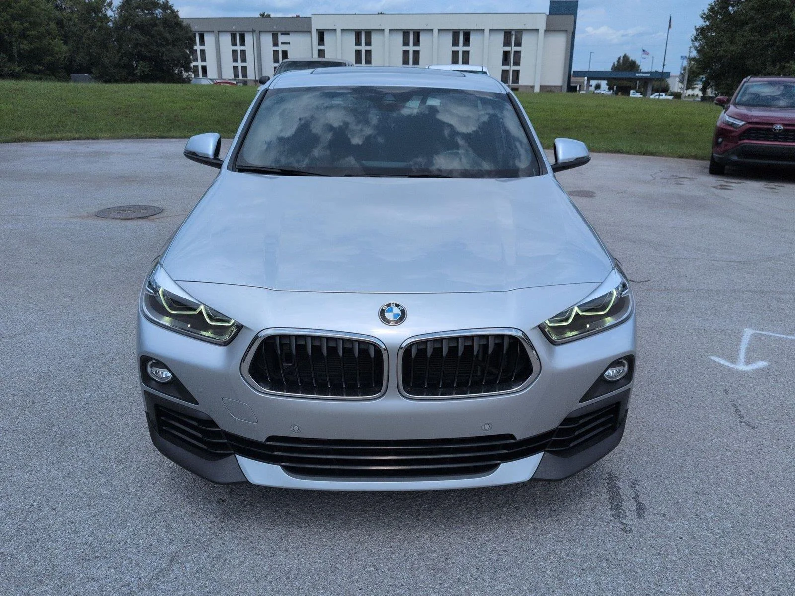 Used 2019 Glacier Silver Metallic BMW sDrive28i image 8