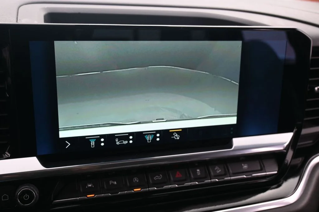 Used 2022 Summit White Chevrolet RST image 25