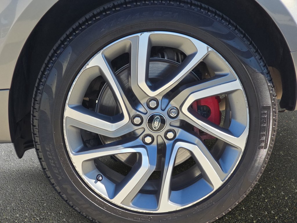 Used 2019 Gray Land Rover HSE Dynamic image 37