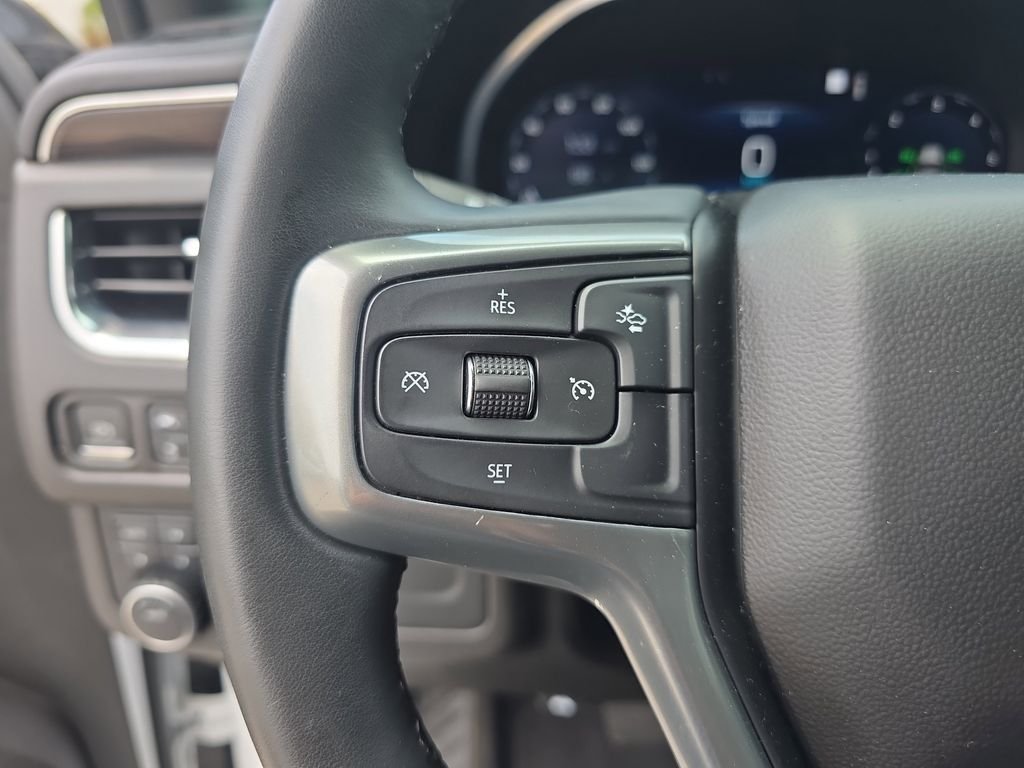 Used 2023 White Chevrolet Z71 image 21