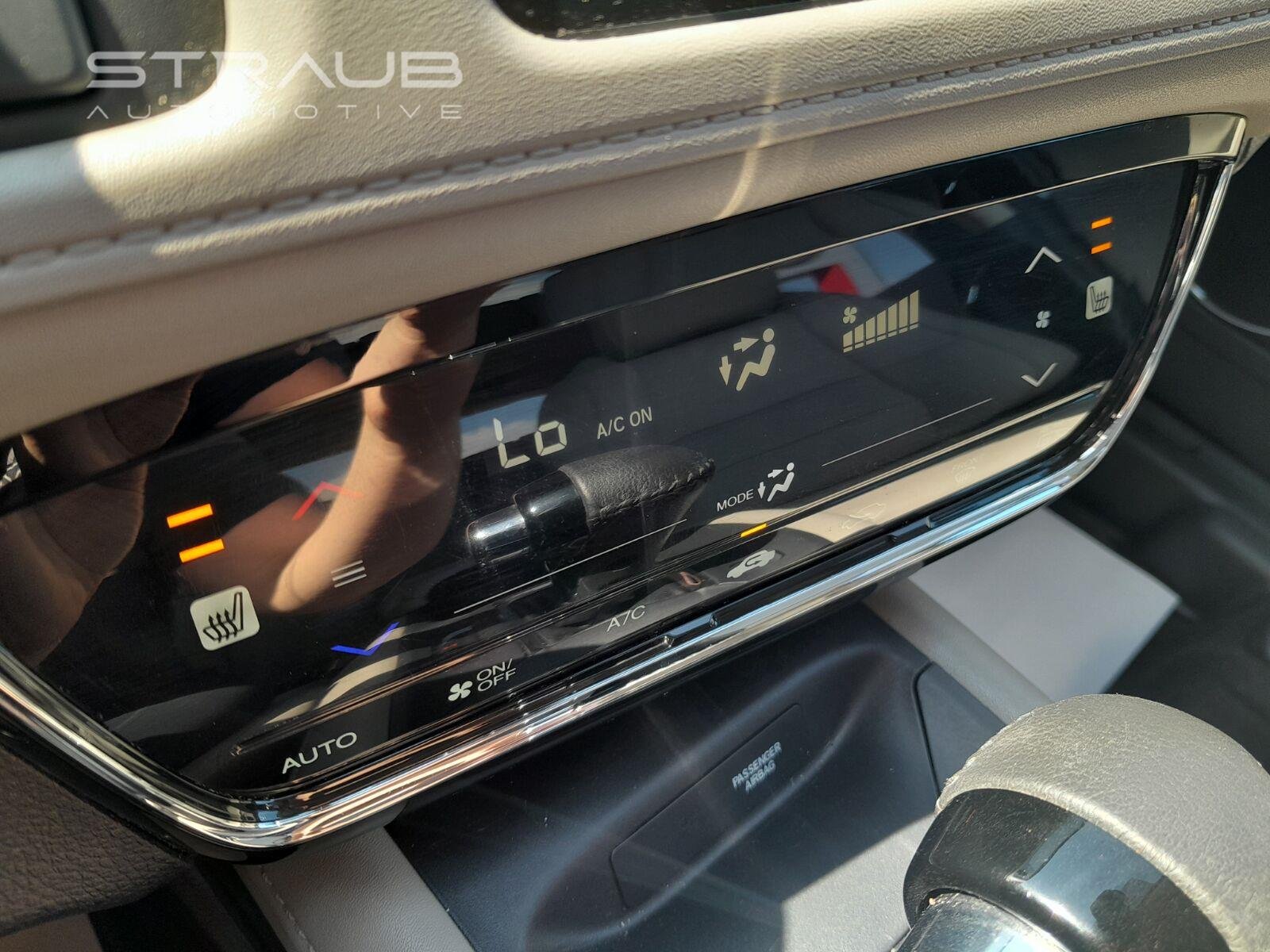 Used 2019 Lunar Silver Metallic Honda EX-L image 23