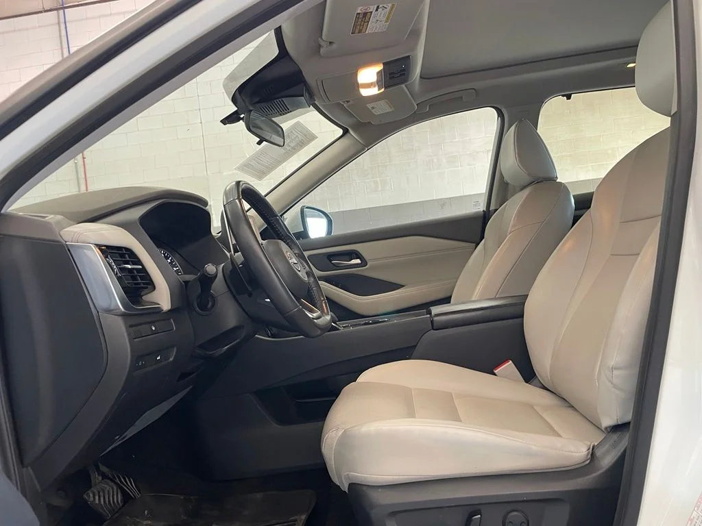 Used 2023 White Nissan SV image 9