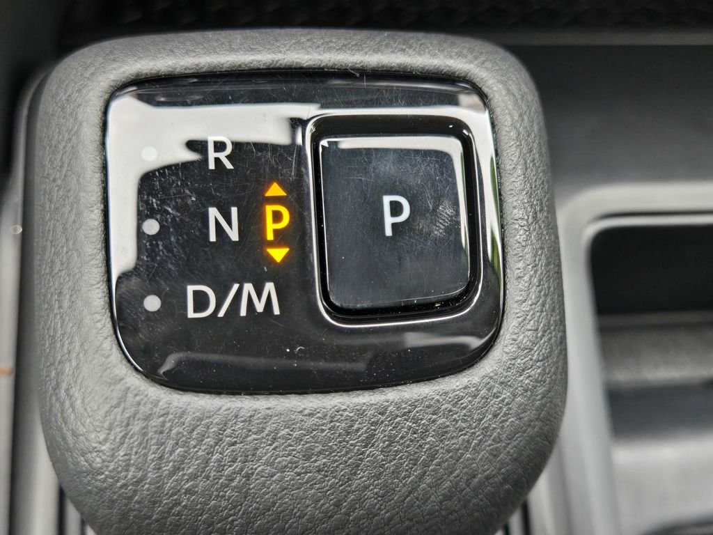 Used 2025 Glacier White Nissan S image 19