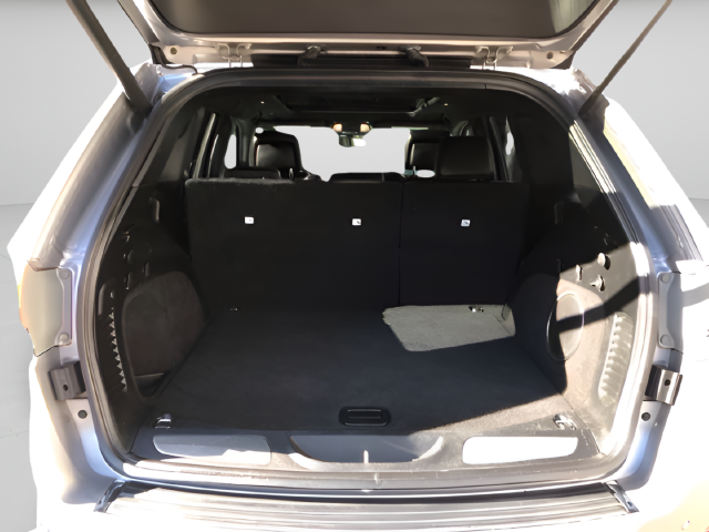 Used 2019 Silver Jeep Limited image 9