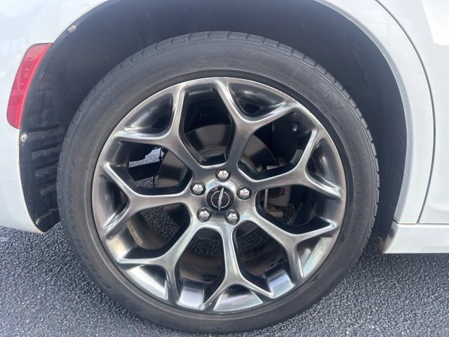 Used 2018 White Chrysler S image 6