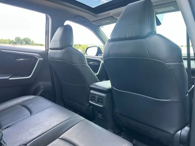 Used 2019  Toyota Limited image 42