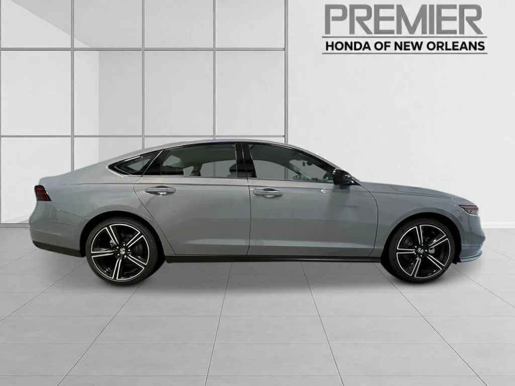 New 2026 Urban Gray Pearl Honda SE image 7