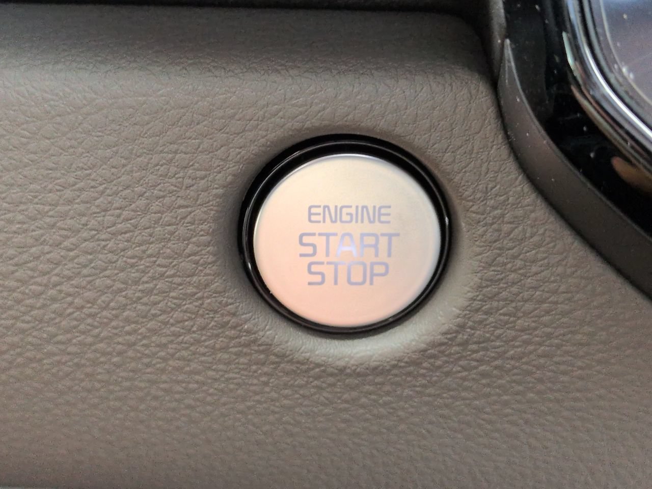 New 2026 Ceramic Silver Kia EX image 35
