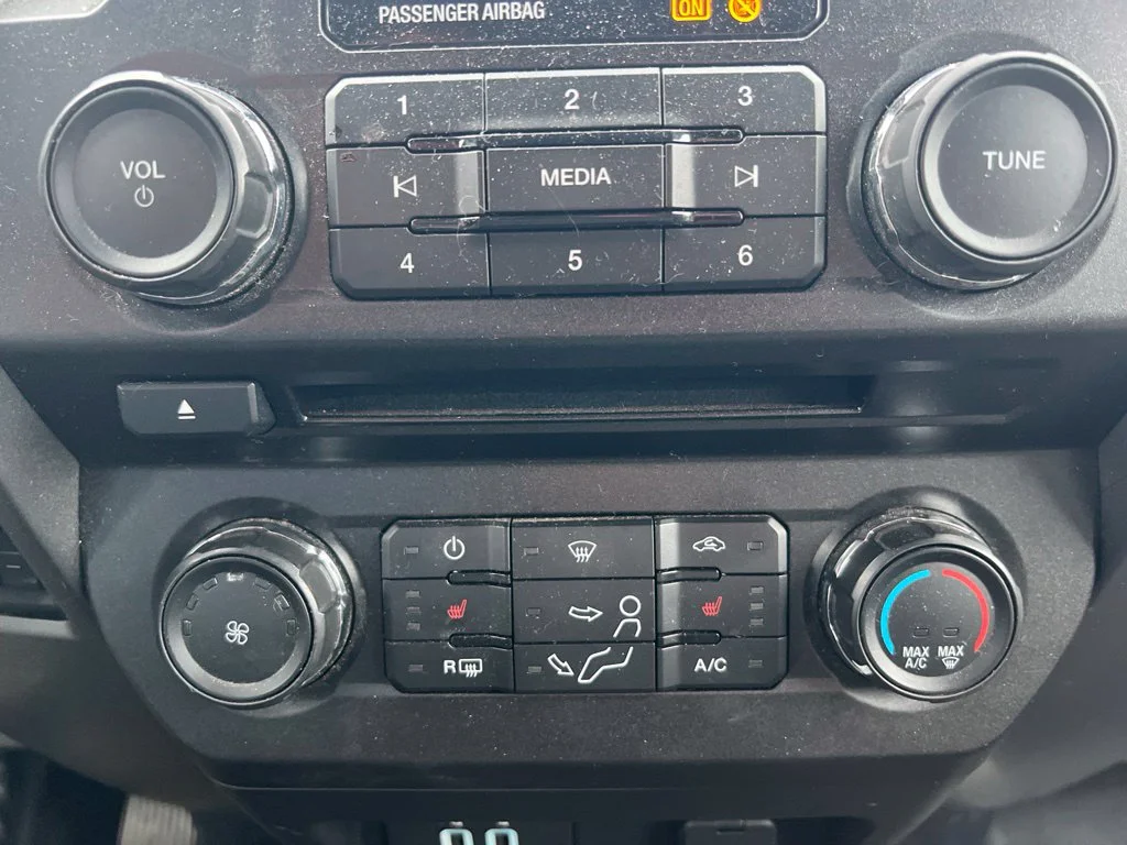 Used 2017 Oxford White Ford XLT image 17
