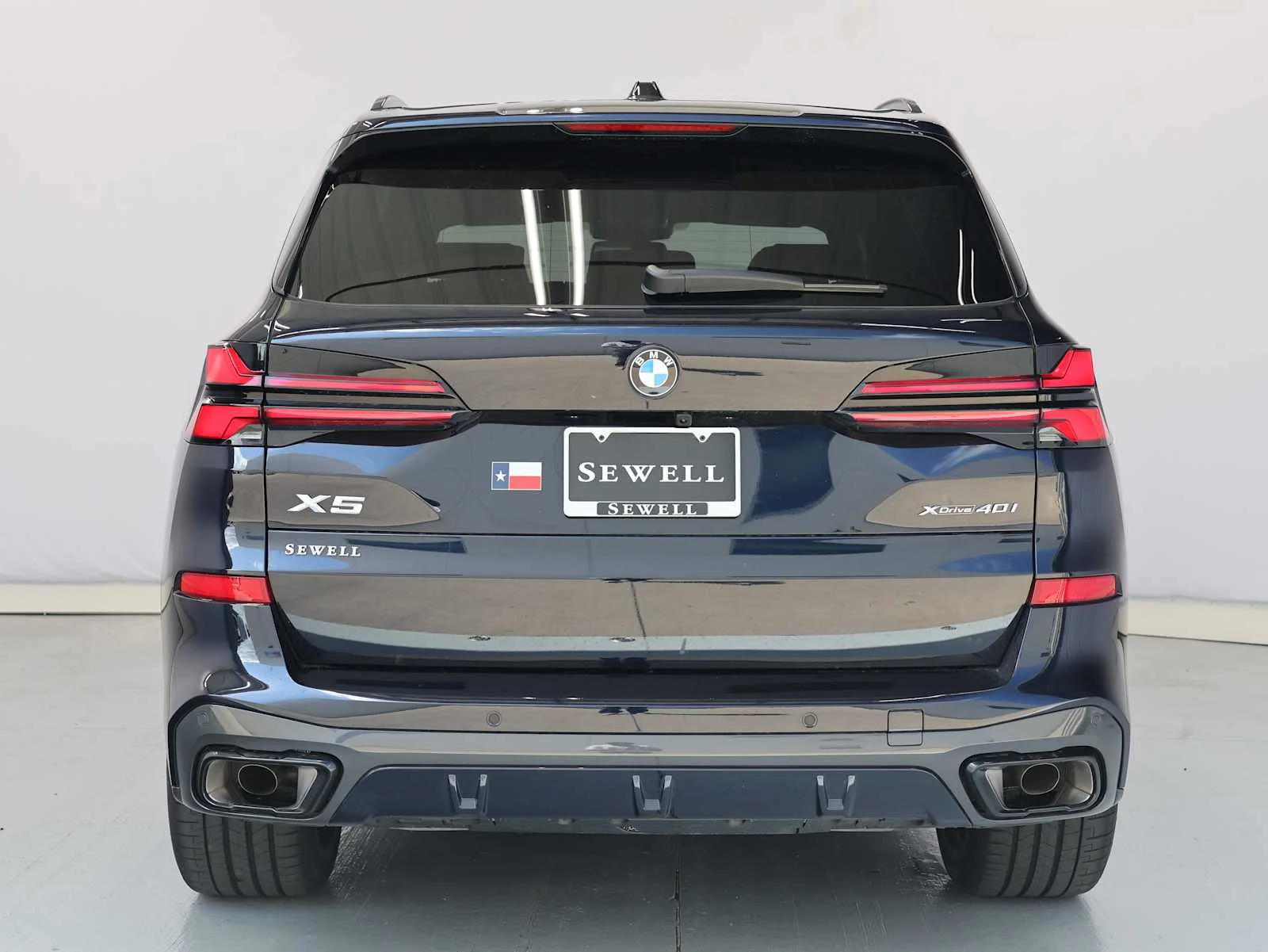 Used 2026 Carbon Black Metallic BMW xDrive40i image 8