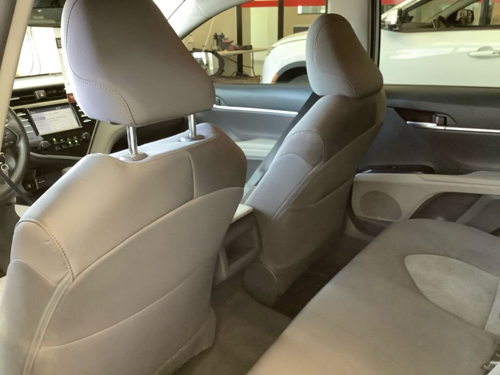 Used 2018 Gray Toyota LE image 19