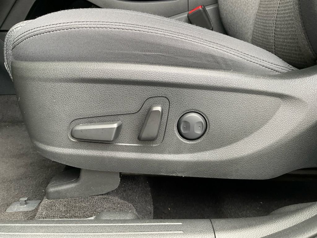 Used 2023 Silver Hyundai SEL image 34