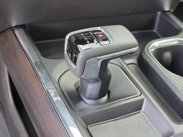Certified Used 2023 Onyx Black GMC SLT image 27