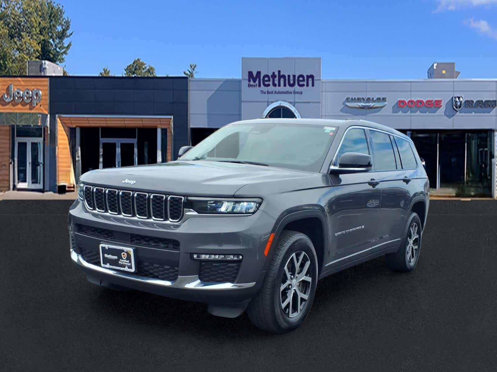 Used 2023 Baltic Gray Metallic Clearcoat Jeep Limited image 7