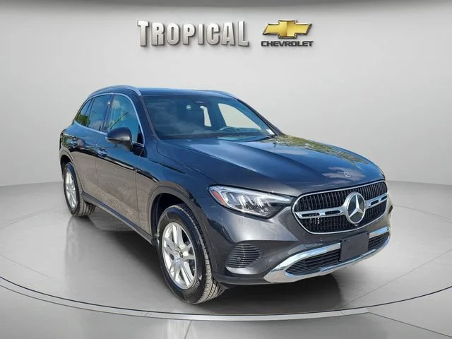 Used 2023 Gray Mercedes-Benz GLC 300 image 4