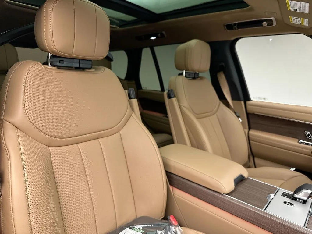 2026 Land Rover Range Rover SE - Photo 6