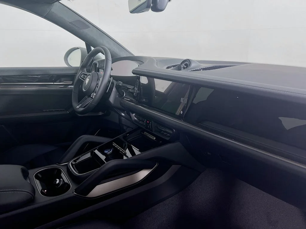 New 2026  Porsche Turbo image 31