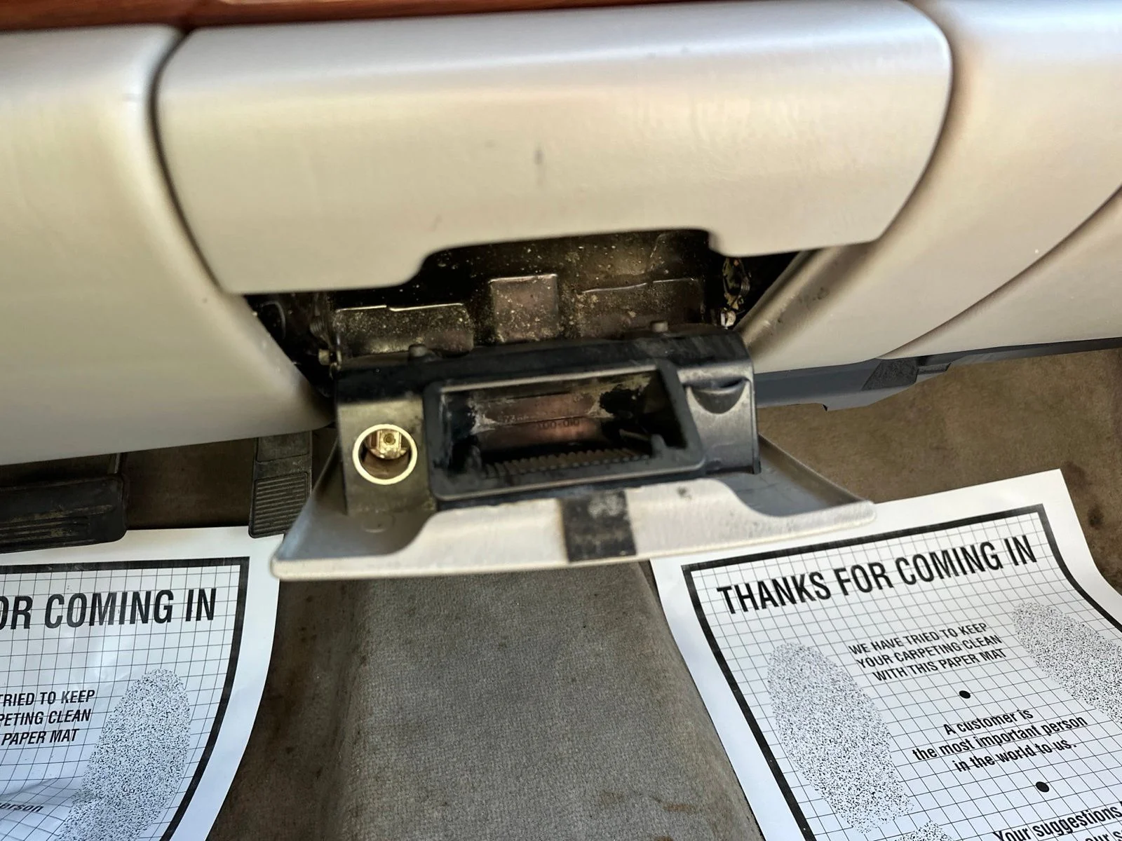 Used 2005 White Buick Custom image 51