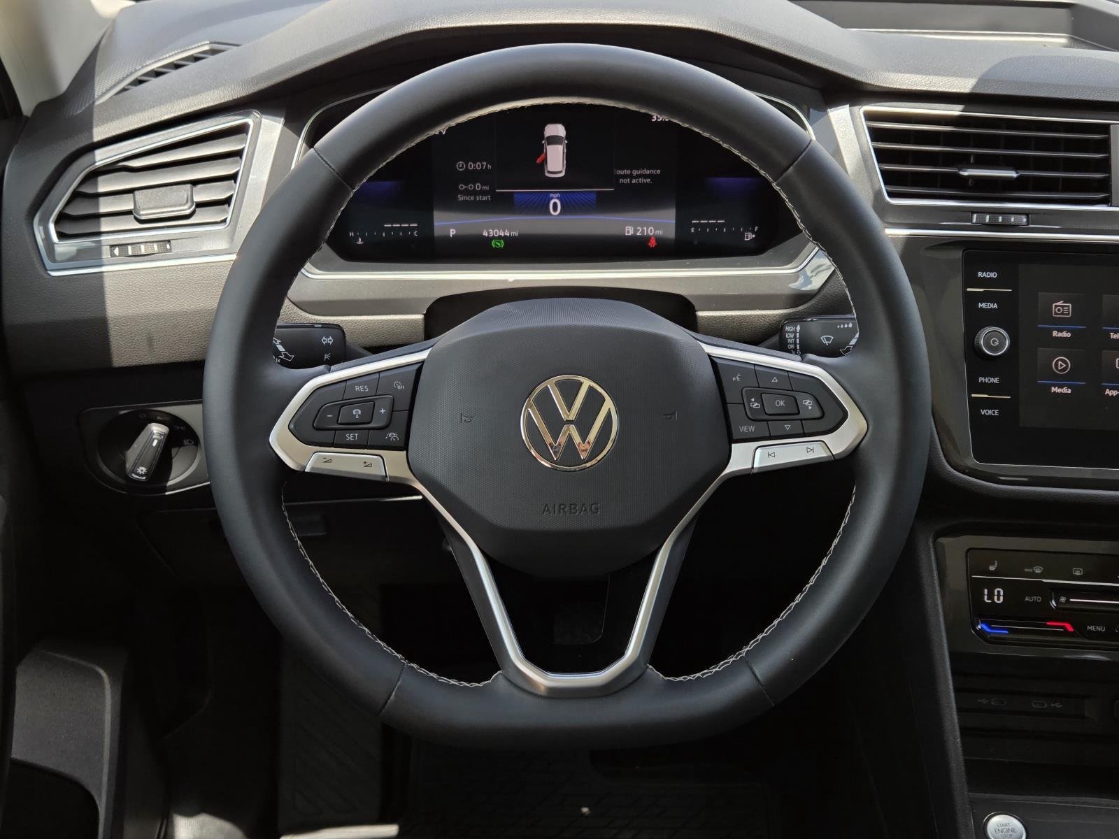 Used 2023 Opal White Pearl Volkswagen SE image 17