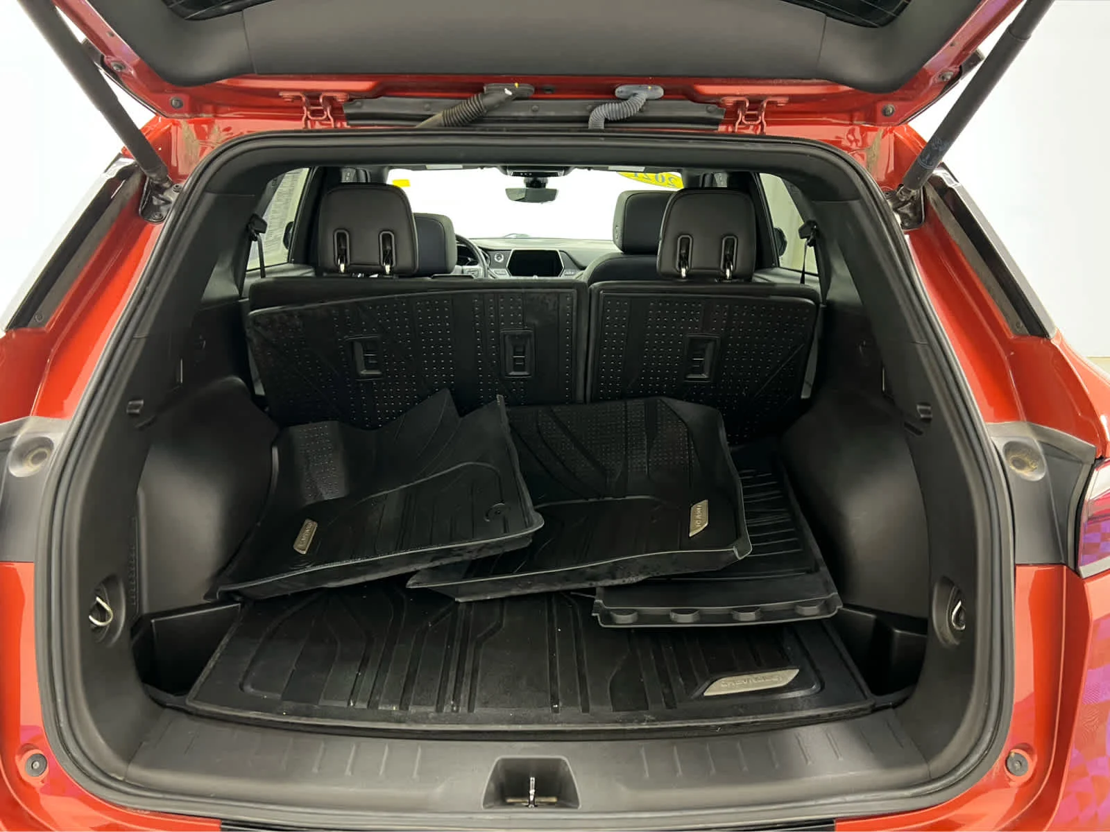 Used 2021 Cayenne Orange Metallic Chevrolet RS image 15