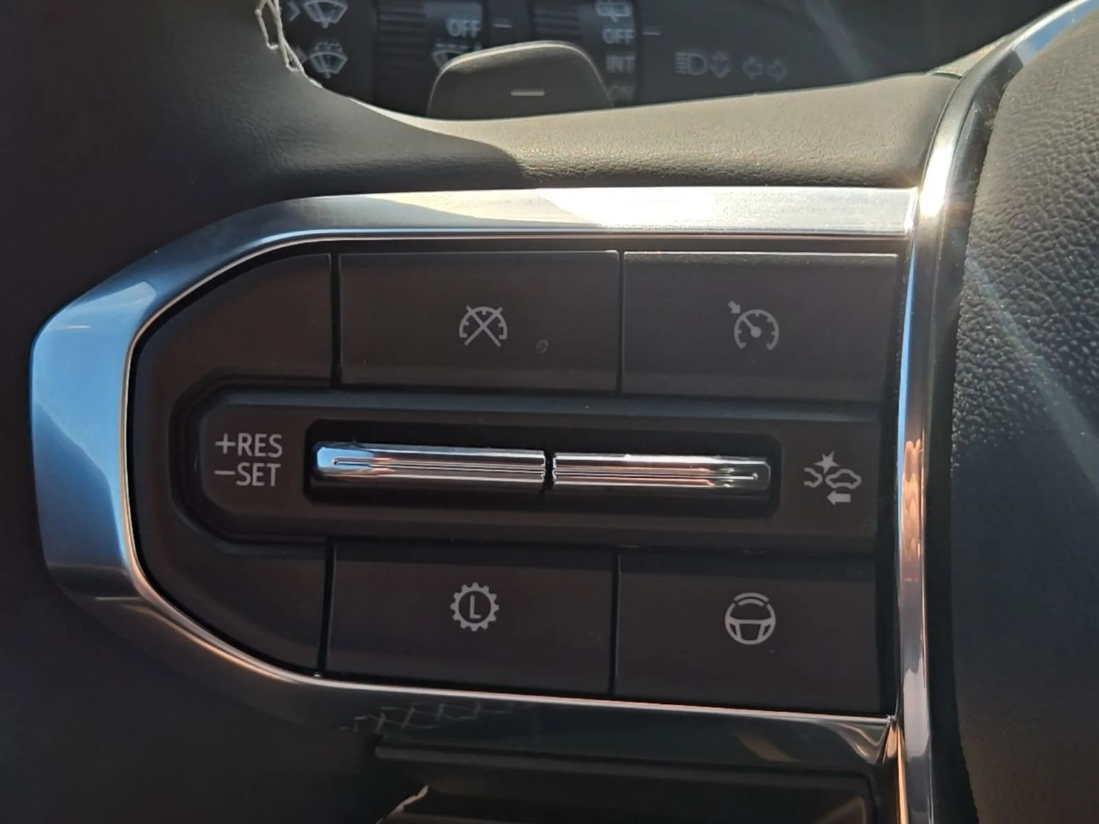 2026 GMC Acadia Denali - Photo 35
