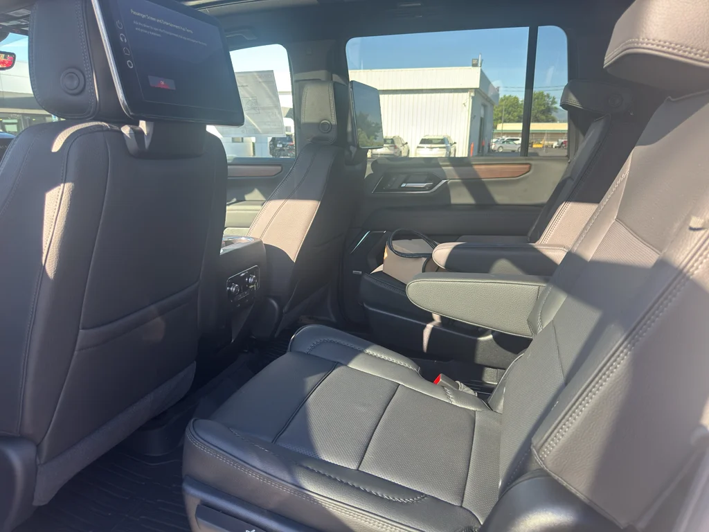 2026 GMC Yukon XL Denali - Photo 12