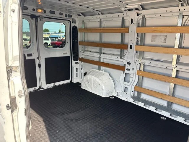 Used 2023 White Ram Base image 14