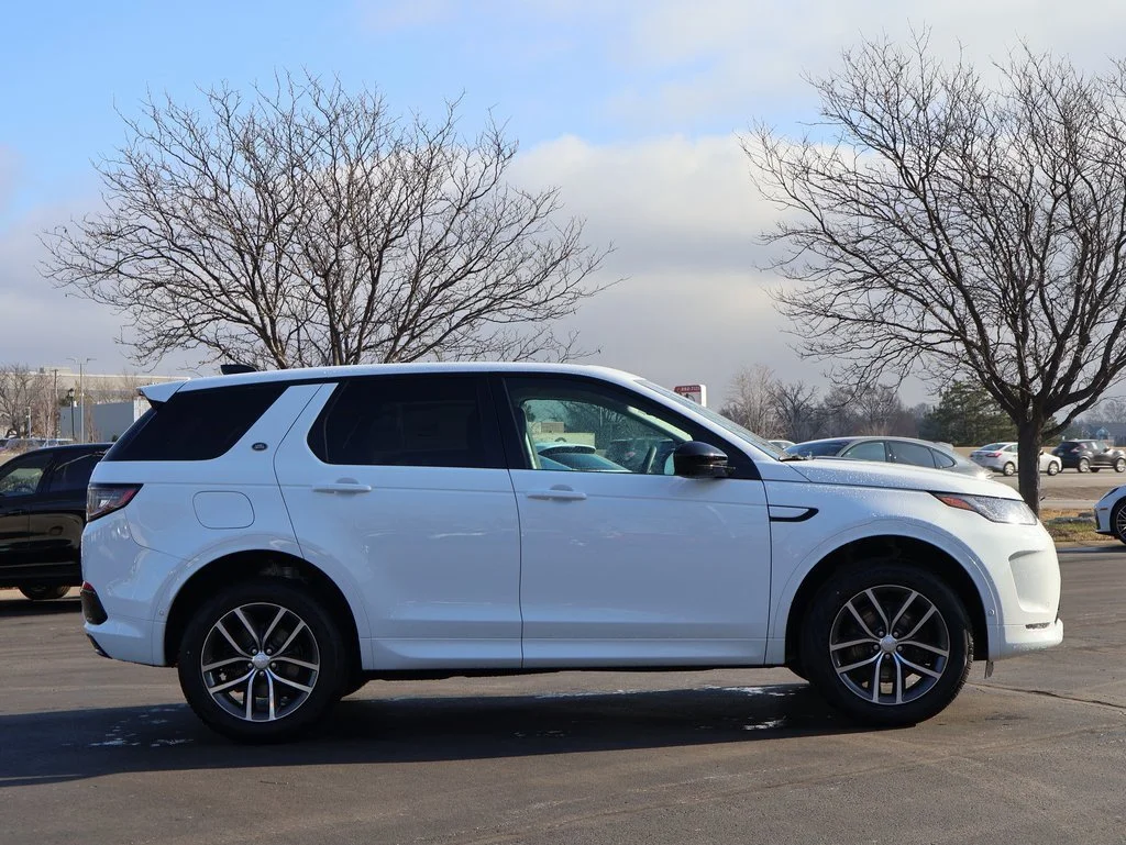 Certified Used 2025 Fuji White Land Rover S image 4