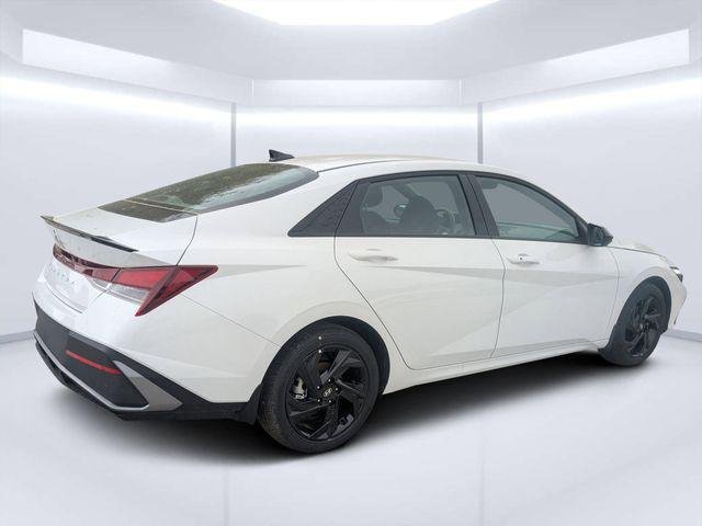 New 2026 White Hyundai SEL Sport image 3