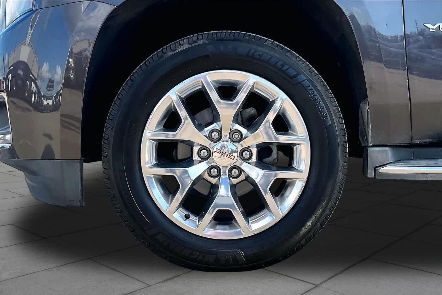 Used 2015 Iridium Metallic GMC SLT image 10