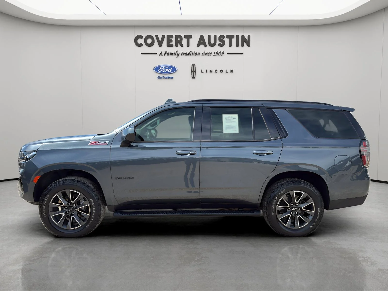 Used 2021 Gray Chevrolet Z71 image 2