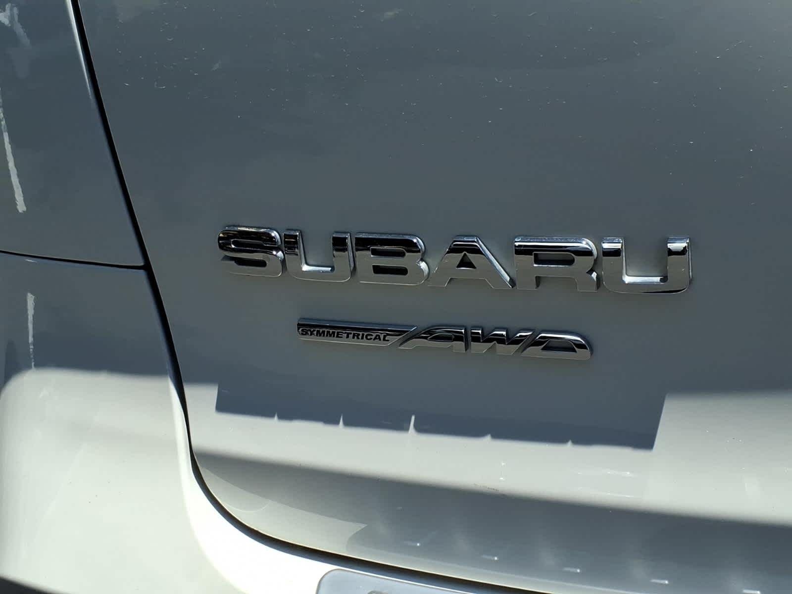 Used 2020 Crystal White Pearl Subaru Limited image 19