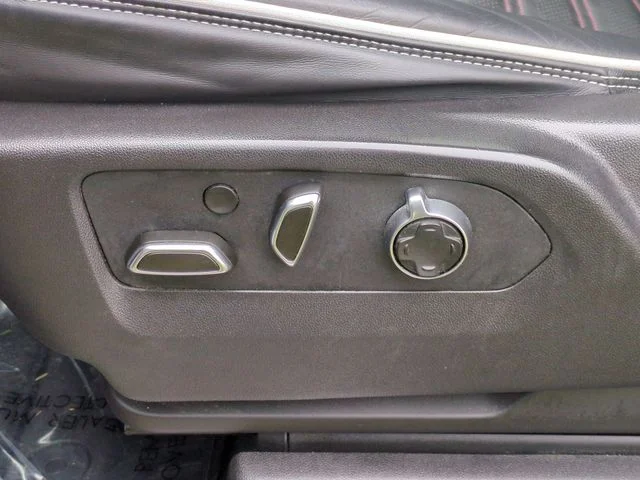 Used 2024 White GMC AT4X image 12