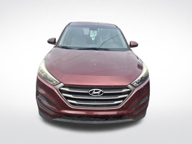 Used 2016 Red Hyundai SE image 4